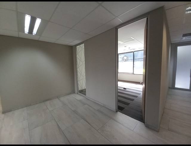 2,500M² OFFICE TO LET IN BRYANSTON